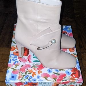 Brand New Nine West Heel Boots